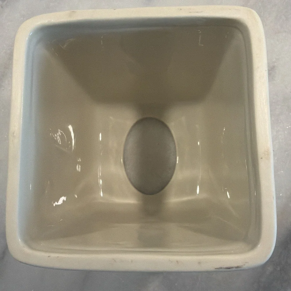 Croscill Home  Dover Manor  Porcelain  Tissue Box Cover ‎ 6